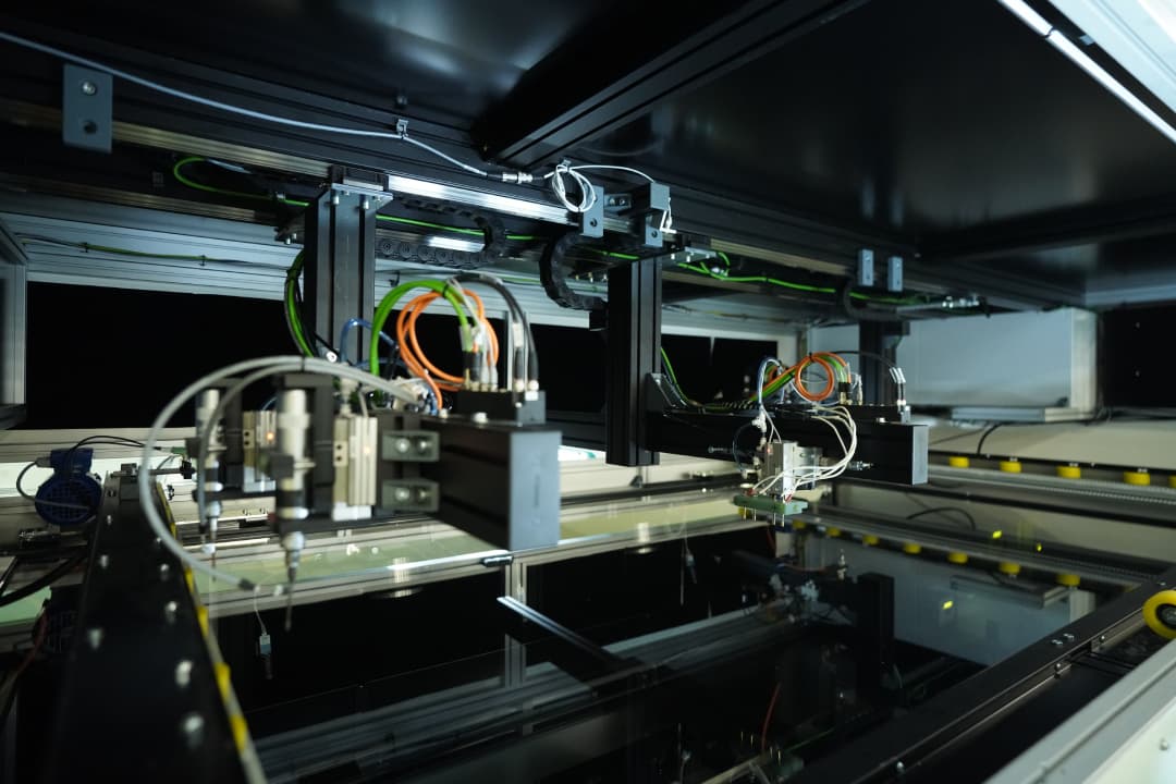 Shweta Solar sun simulator testing a module's power output